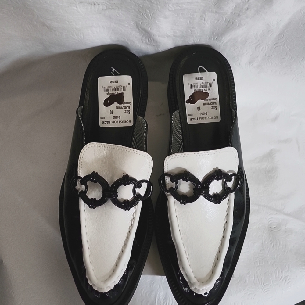❤️NWT Black and white Circus by Sam Edelman Nancy Mules. Size 10